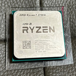 AMD 라이젠 Ryzen 3700X