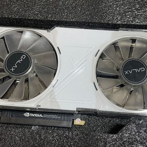 갤럭시 RTX2080 화이트