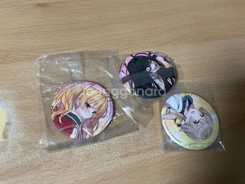 택포) 블루아카이브 이로하 스탠딩 + 캔뱃지 3종 일괄--1