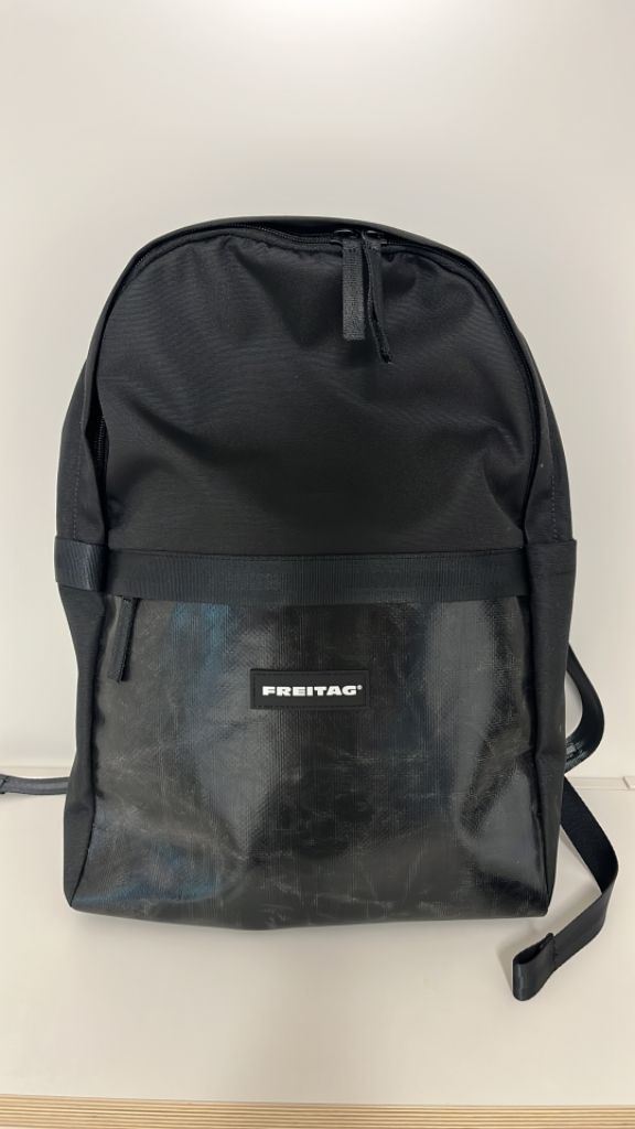프라이탁 올블랙 말콤 백팩 이미지
