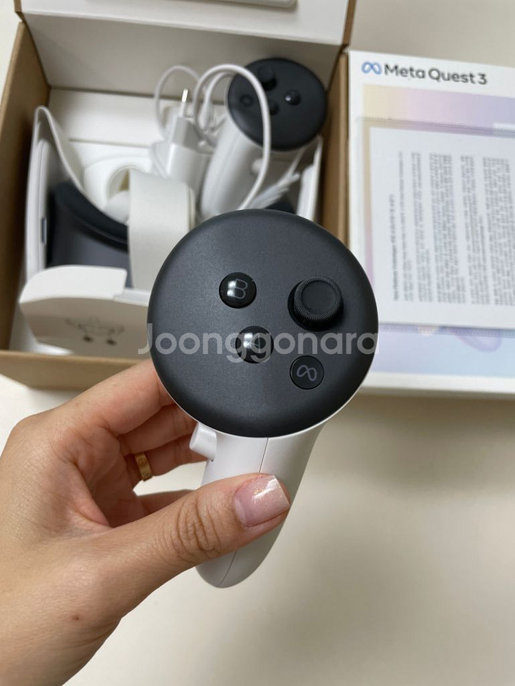 오큘러스 퀘스트3 128gb 1회 착용--3