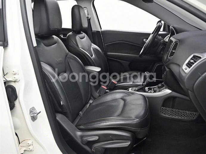 @18년식 컴패스(MP) 2.4 AWD 론지튜드 전국--9