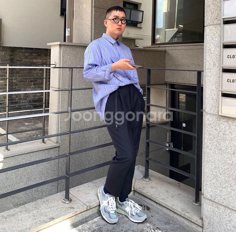 이얼즈어고 디테쳐블 커버 포켓 셔츠 2색상 판매--2