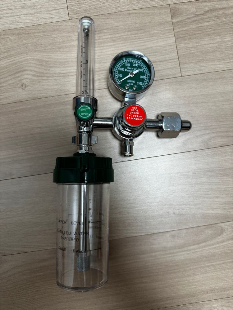 KB-100 습식 산소게이지 레귤레이터 5회미만사용--0