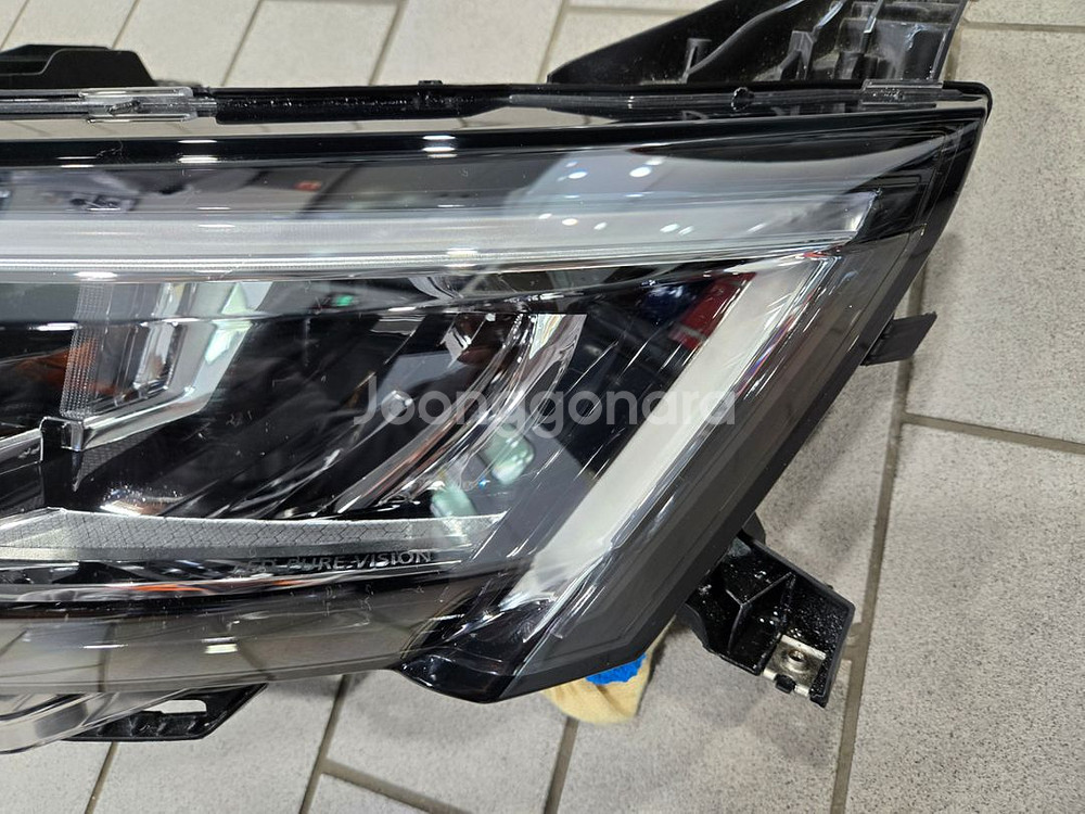 SM6 LED 헤드램프 운전석 A급 중품 거의새상품--3