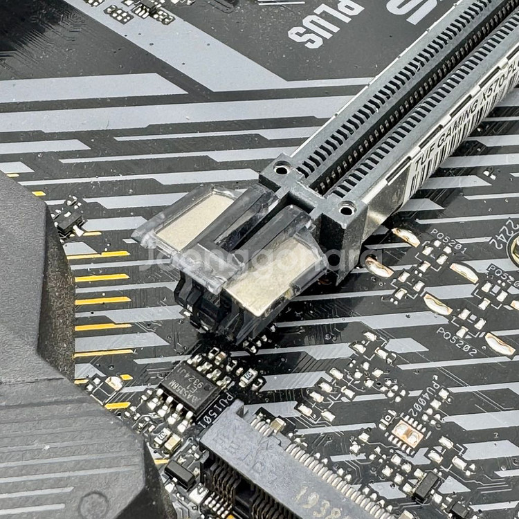 ASUS TUF GAMING X570-PLUS--2