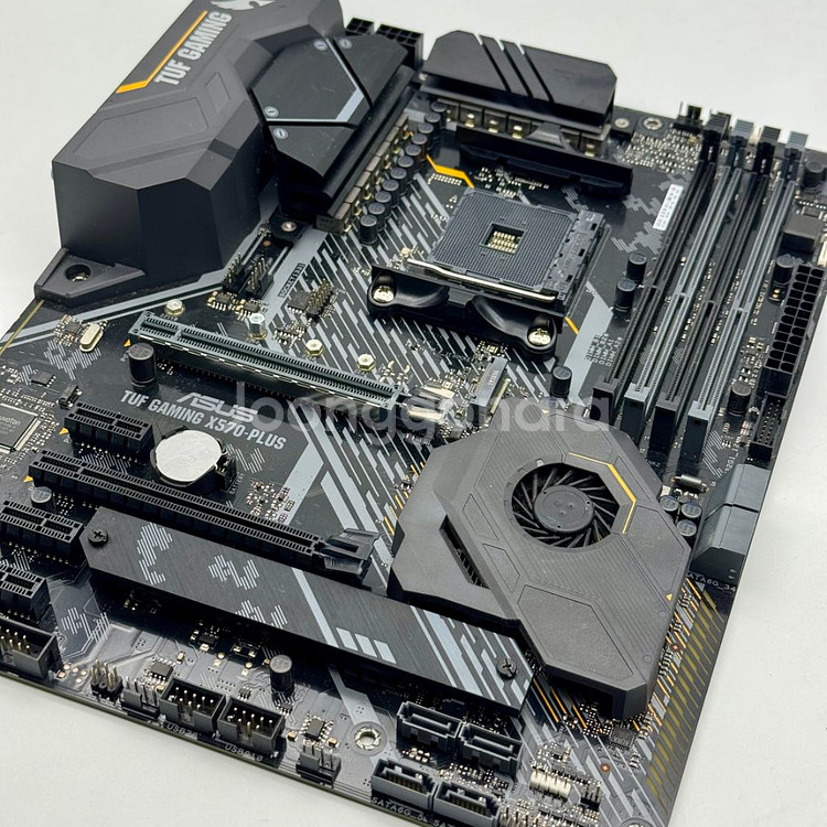ASUS TUF GAMING X570-PLUS--1