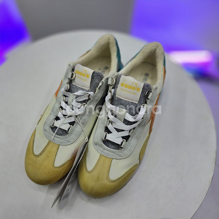 DIADORA HERITAGE. 스니커즈. 32.9만템--4