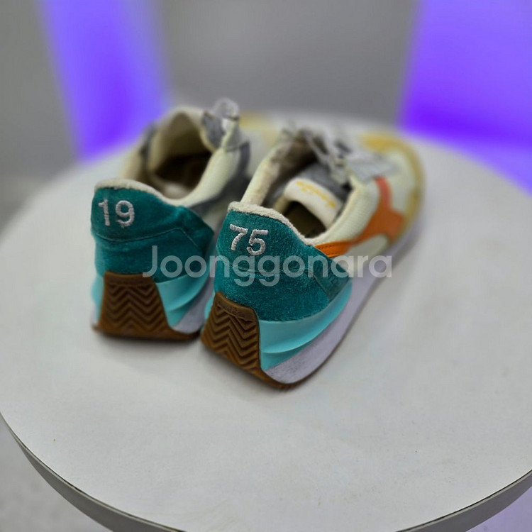 DIADORA HERITAGE. 스니커즈. 32.9만템--2