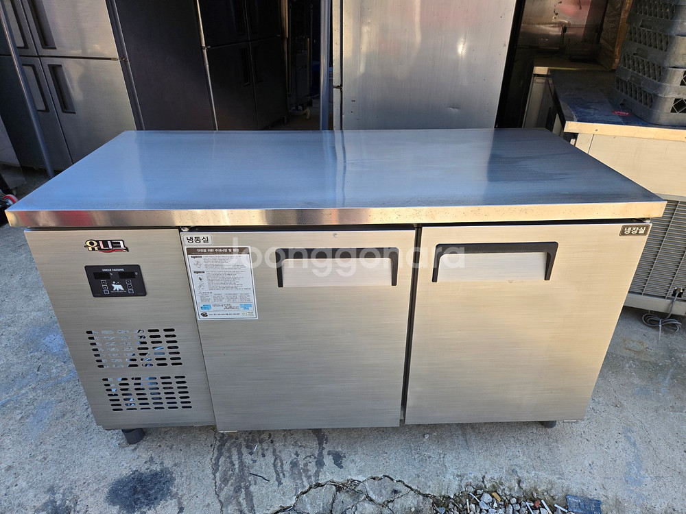 유니크 1500mm 냉동1/냉장1 테이블냉장고 팝니다--1