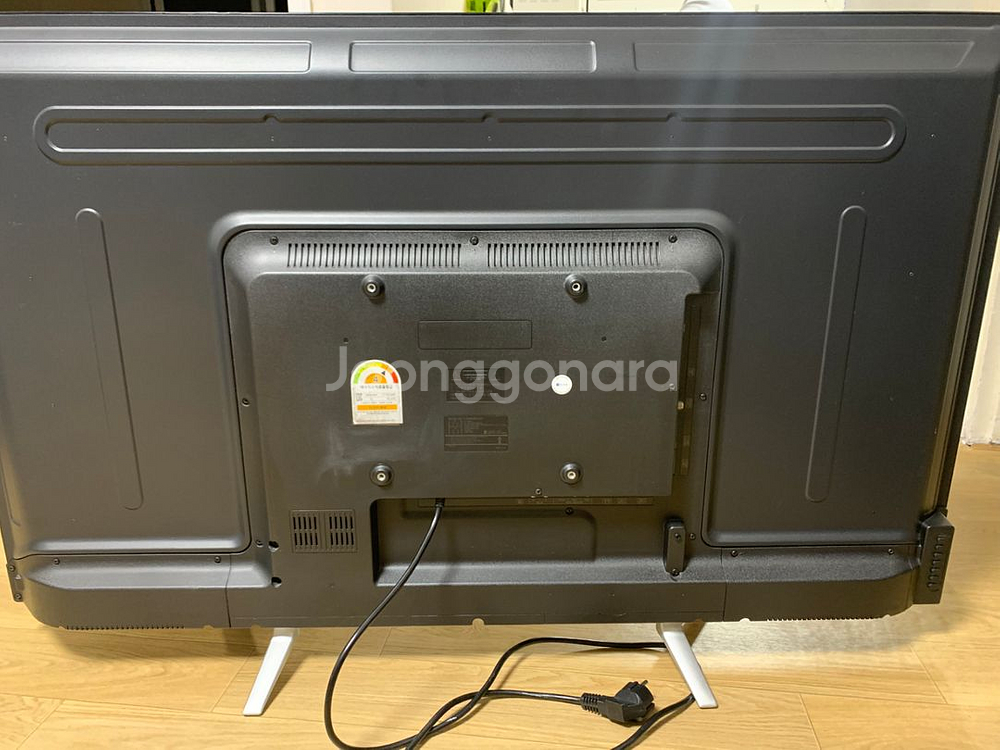 아남 49인치 UHD TV팝니다 액정 줄--4