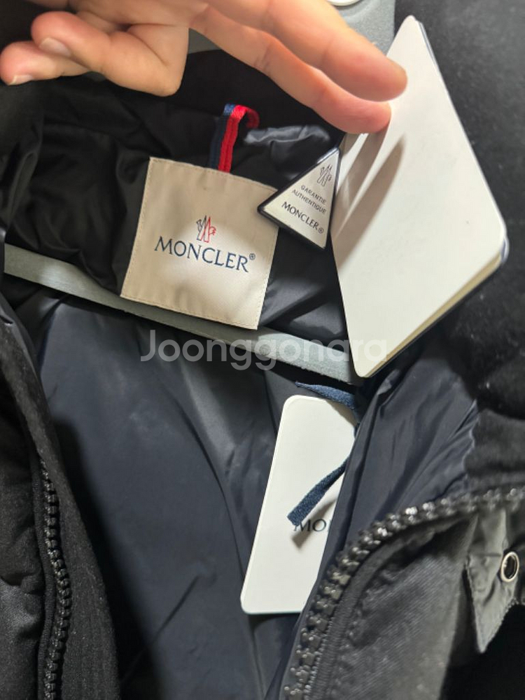 몽클레어 몽제네브르 블랙 패딩--5