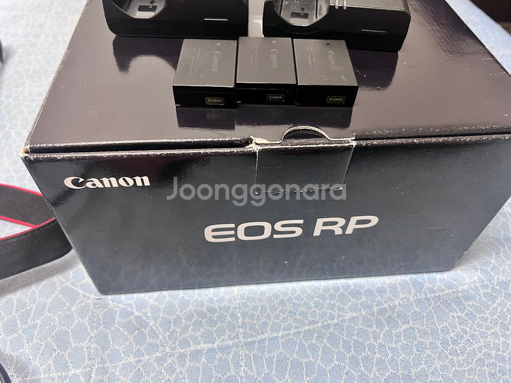 canon EOS rp--4