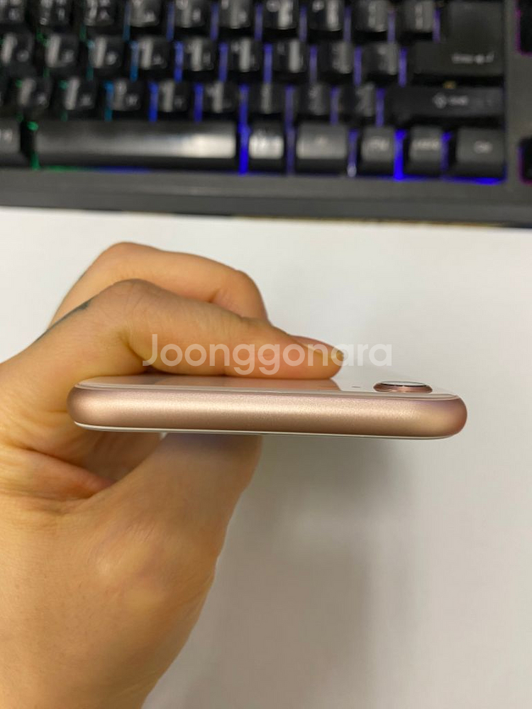 아이폰8 로즈골드 SSS급 64GB 배터리100%--3