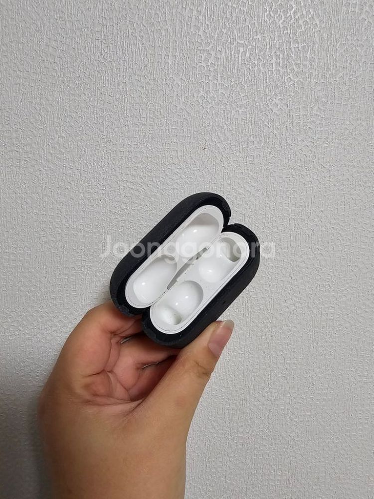 에어팟 프로2 본체, 라이트닝버전 판매합니다--1