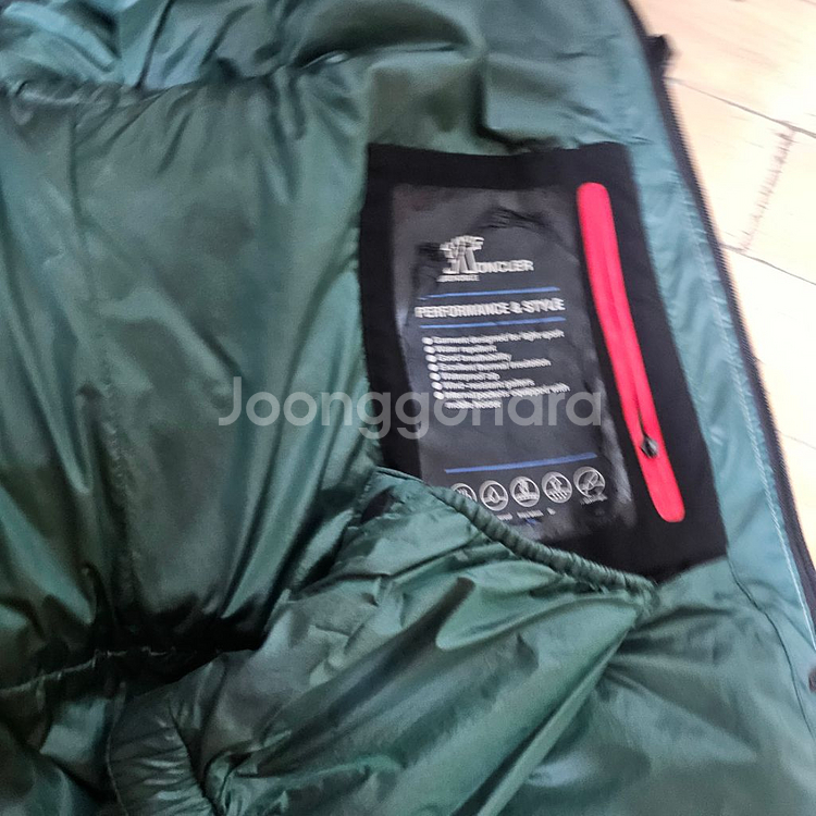 몽클레어 퍼포먼스 스타일 재킷 패딩--3
