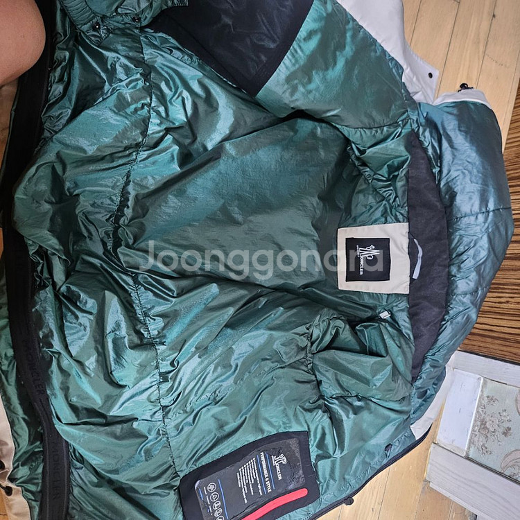 몽클레어 퍼포먼스 스타일 재킷 패딩--4
