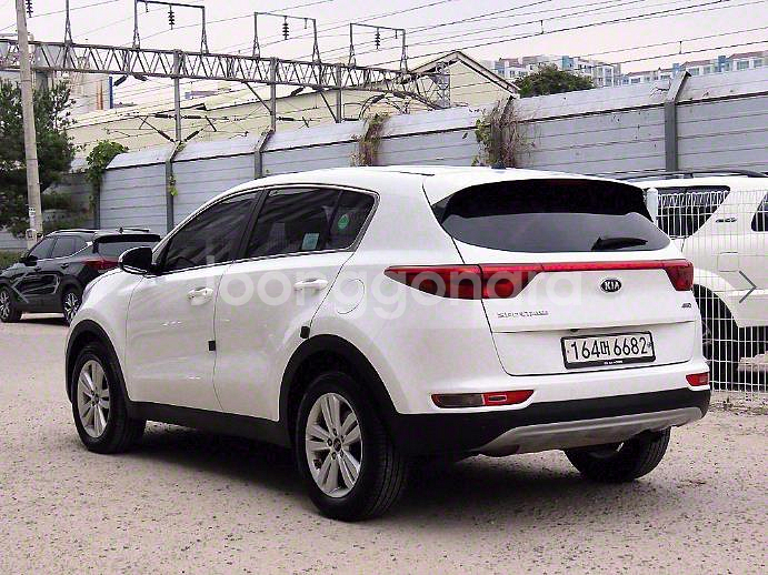 @18년식 신형 스포티지 R2.0 4WD 트렌디 전국--2