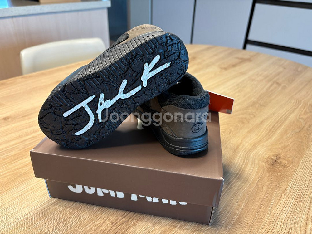 조던 x 트래비스 스캇 점프맨 잭 (사이즈 160)--3