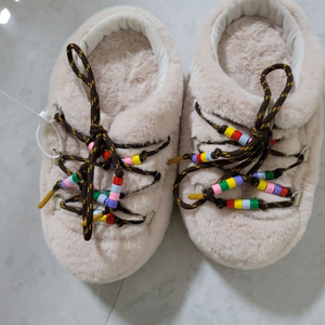 새제품 아이보리퍼 문부츠 슬리퍼 270사이즈