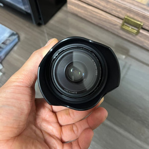 소니 SONY 렌즈 SEL35F18 카페렌즈 팝니다