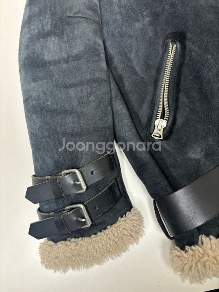 아크네스튜디오 버클 무스탕 (velocite 무스탕)--3