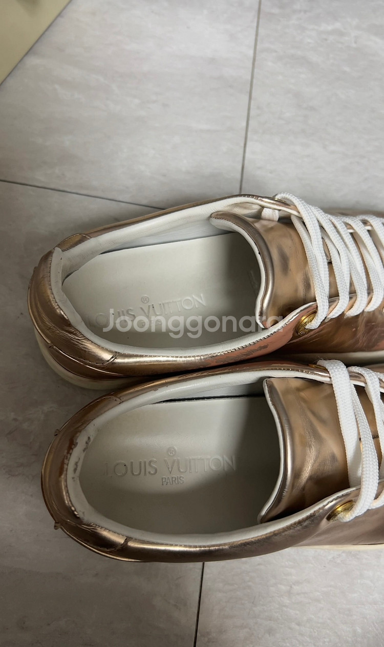 정품)루이비통 애나멜빈티지스니커즈 로즈골드235--2