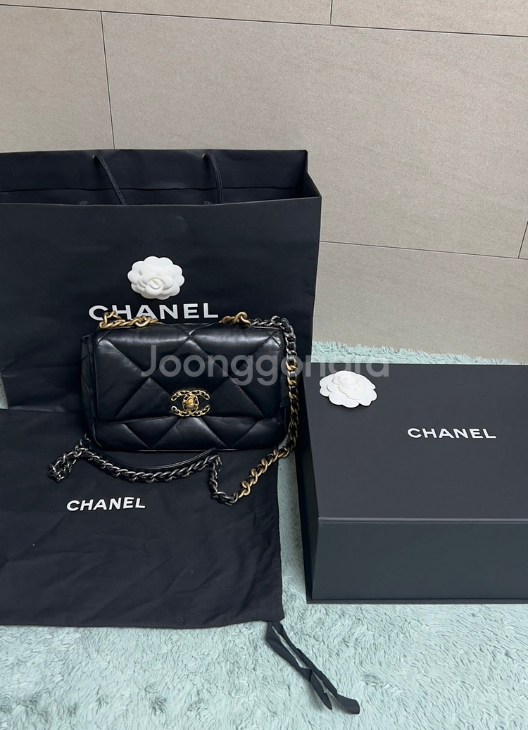 정품)샤넬 19 핸드백 CHANEL 풀박스--1