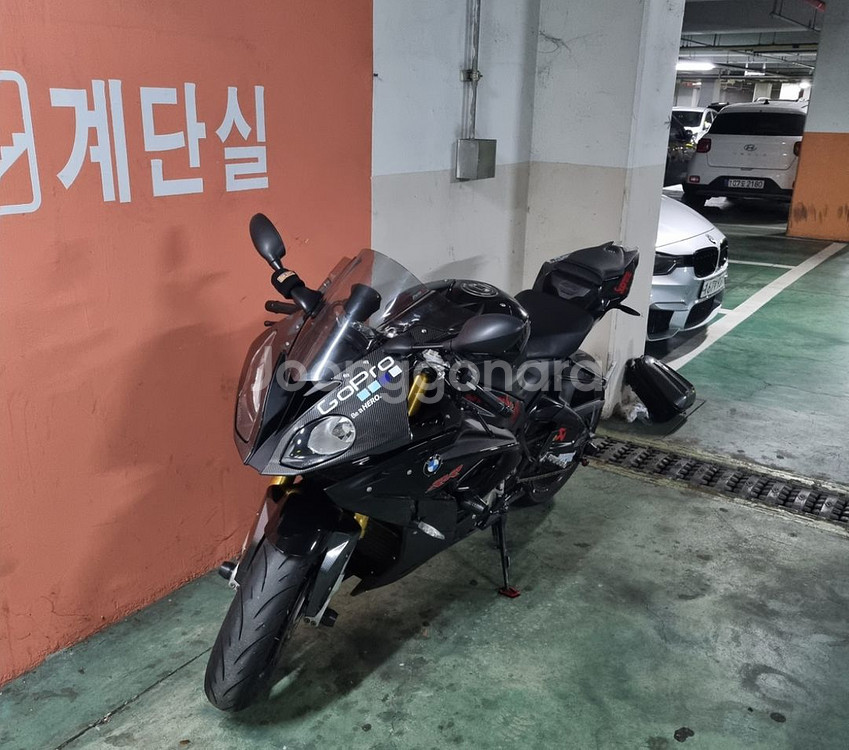 bmw s1000rr 16년식 블랙카울 (절충가능)--9