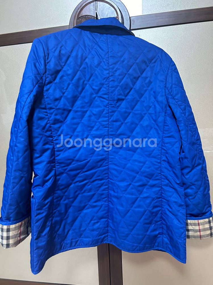 정품 버버리 퀄팅 패딩 경량패딩--3