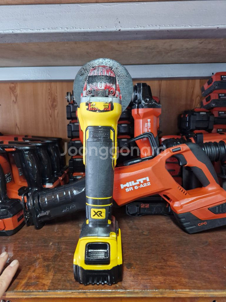 디월트충전그라인더 DCG405 배터리포함 5인치그라인더--2