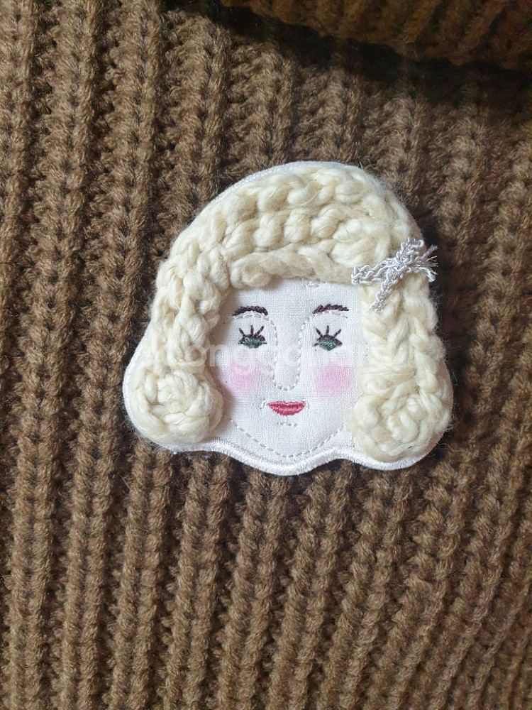 (새제품)볼륨폴라 니트원피스--8