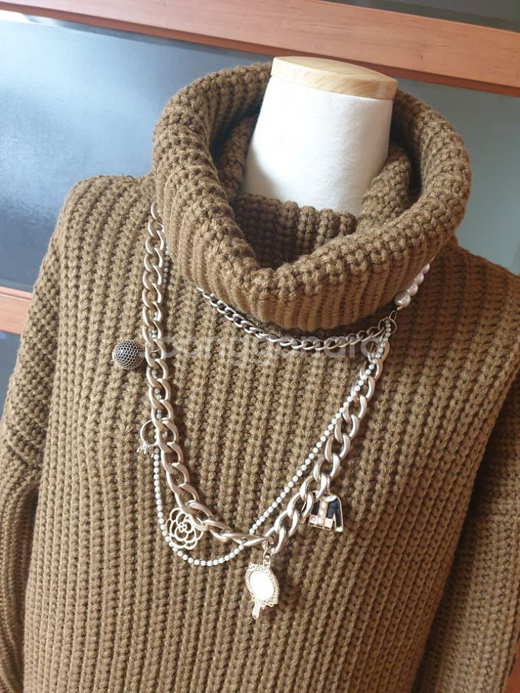 (새제품)볼륨폴라 니트원피스--7