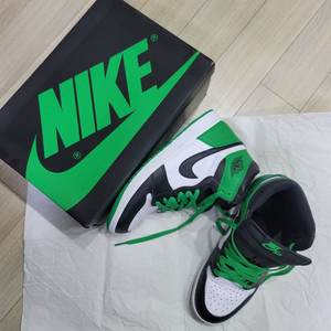 조던1 레트로 하이 블랙앤럭키 그린 280 운동화