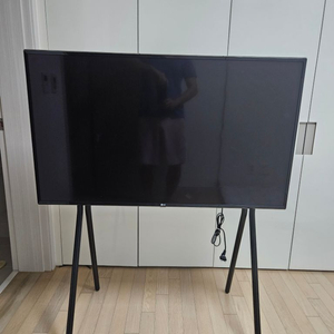 lg 49인치tv 49un781c0na + 이젤 거치대