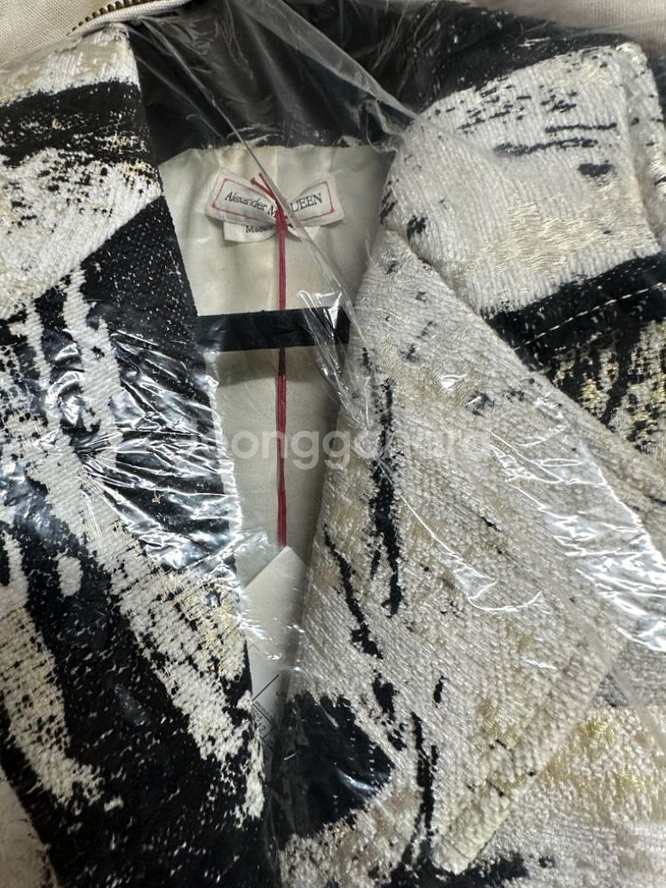 알렉산더맥퀸 코트--1