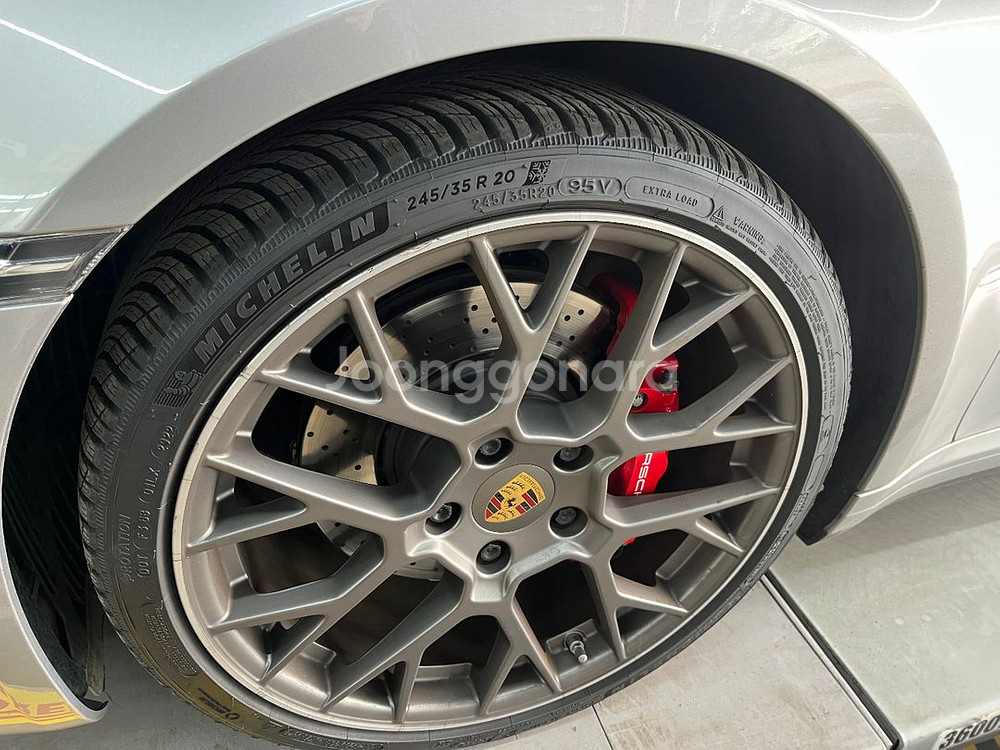 포르쉐 미쉐린 윈터 타이어 민트급 싸게 팝니다--2