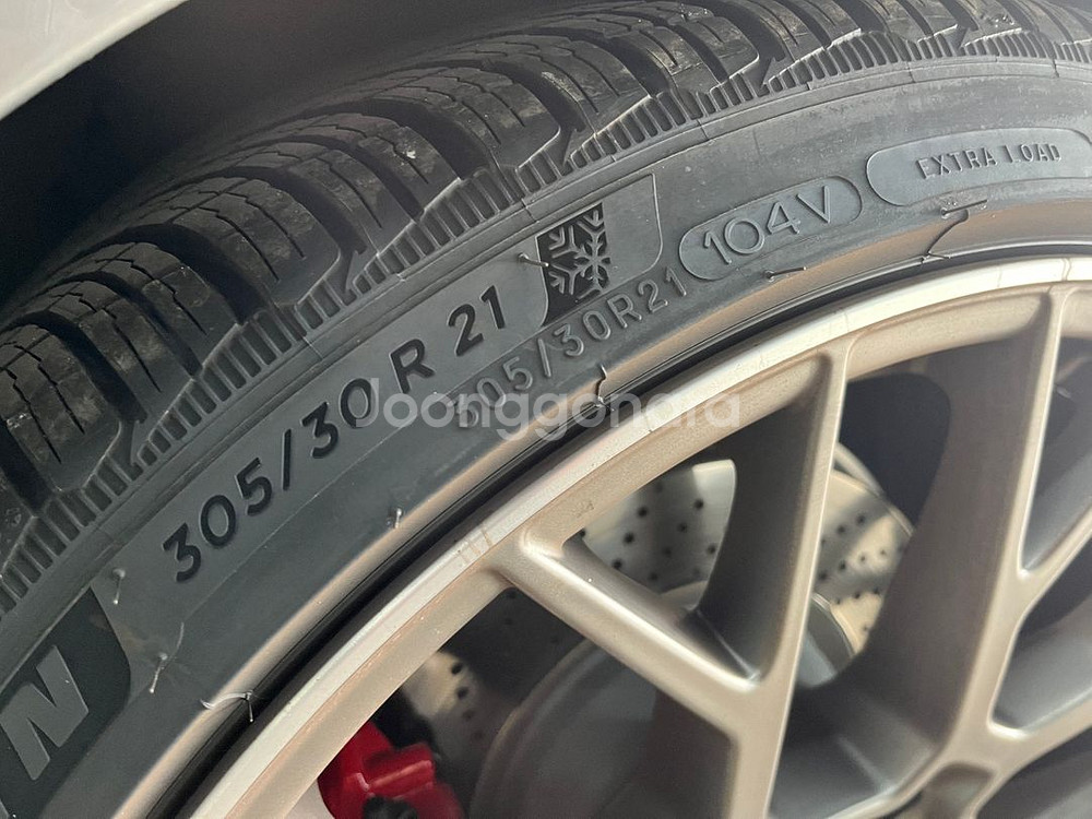 포르쉐 미쉐린 윈터 타이어 민트급 싸게 팝니다--6