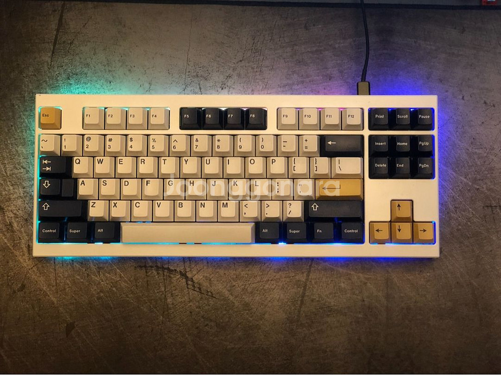 F1-8x Wk 화이트(PC하판 포함) 판매합니다--1