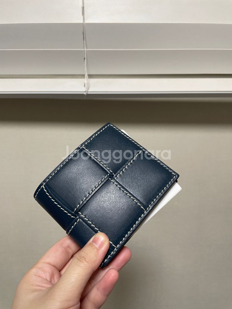 보테가 베네타 카세트 스티치 반지갑 네이비--6