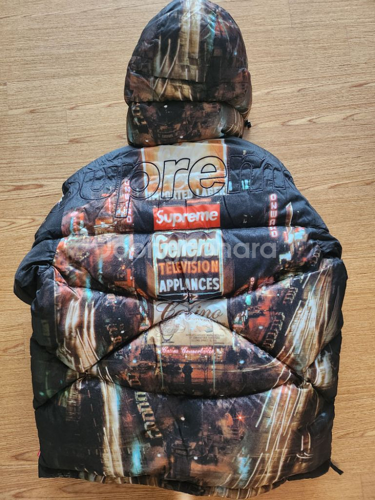 슈퍼슈프림 노스페이스 콜라보 타임스퀘어 하프집 800필--1