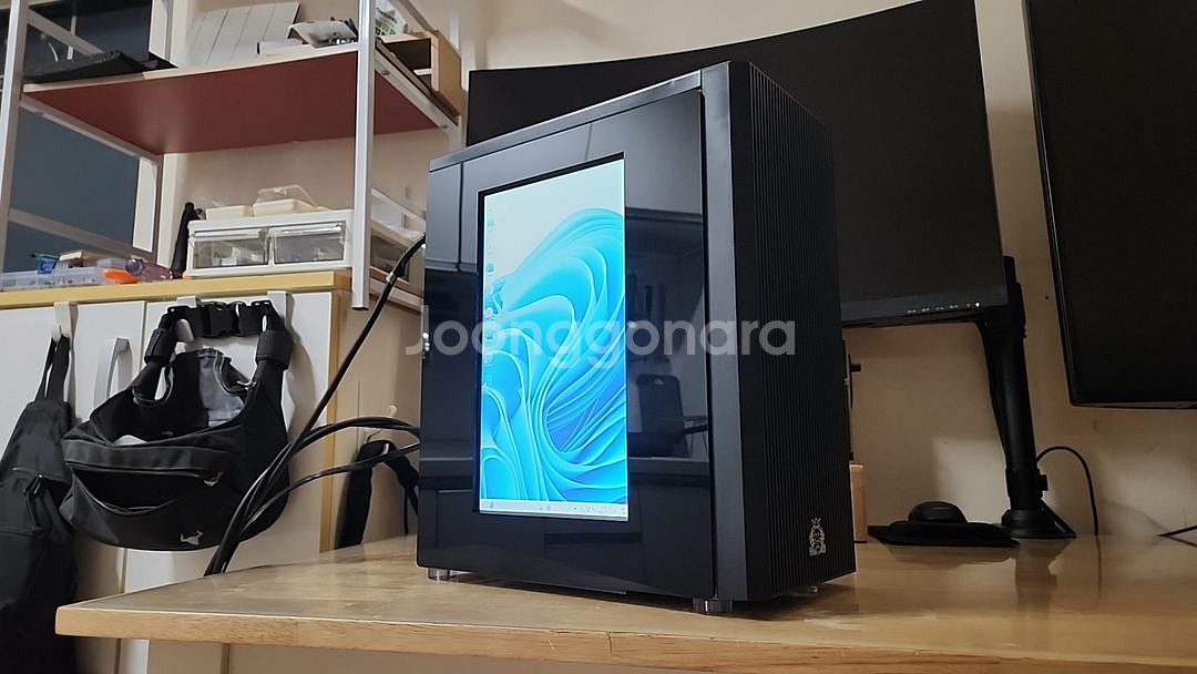 [안성] 측면 모니터 튜닝한 인테리어용 컴퓨터 본체--3