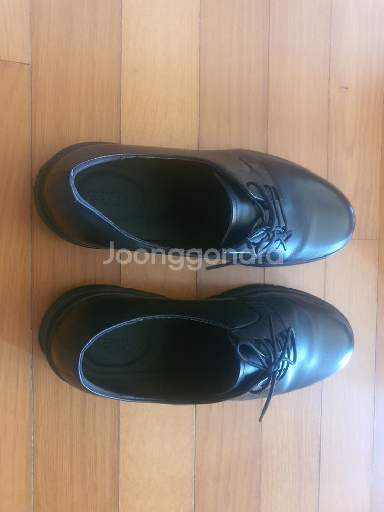 백화점에서 산 남성구두 판매--2