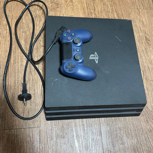 PS4 Pro 판매합니다(컨트롤러, HMDI 포함)