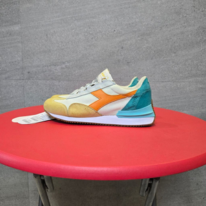 DIADORA HERITAGE.스니커즈32.9만!