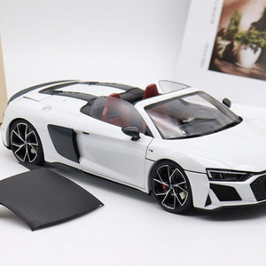 1:18 R8