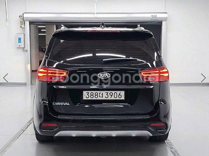 @18년식 더 뉴카니발 9인승 디젤 럭셔리 전국최저가--2