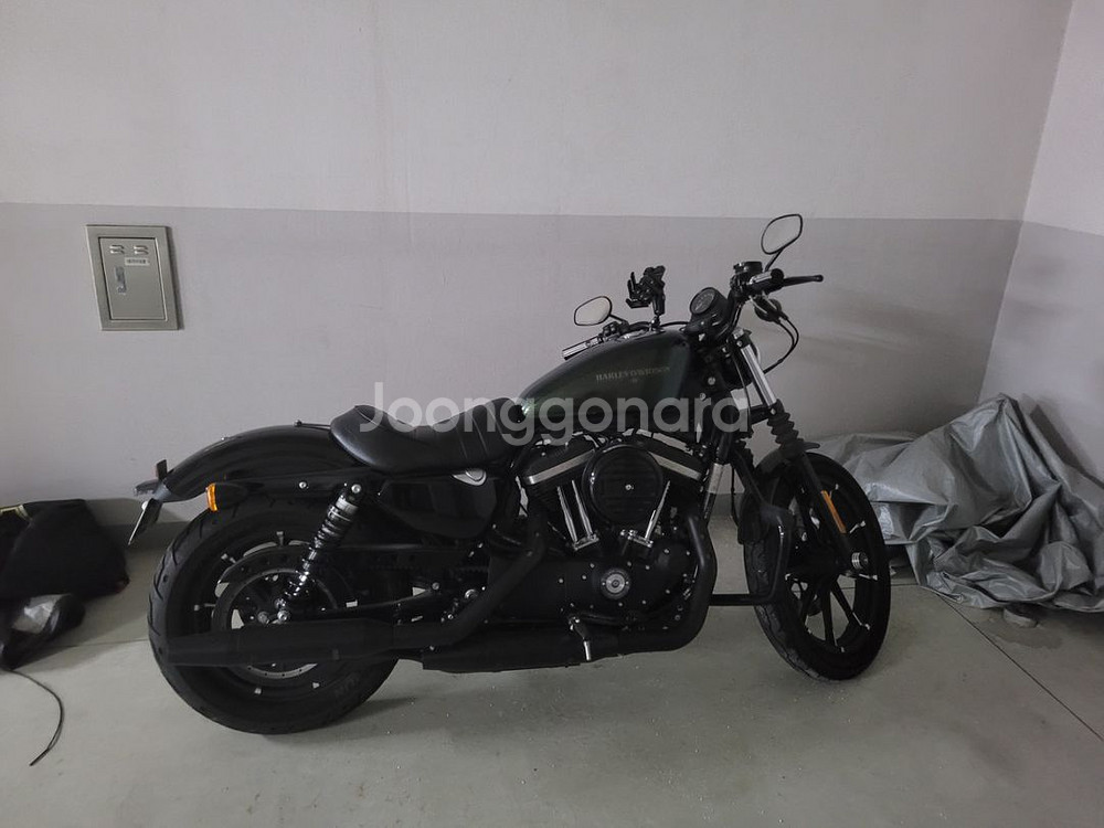 할리데이비슨 아이언883--1