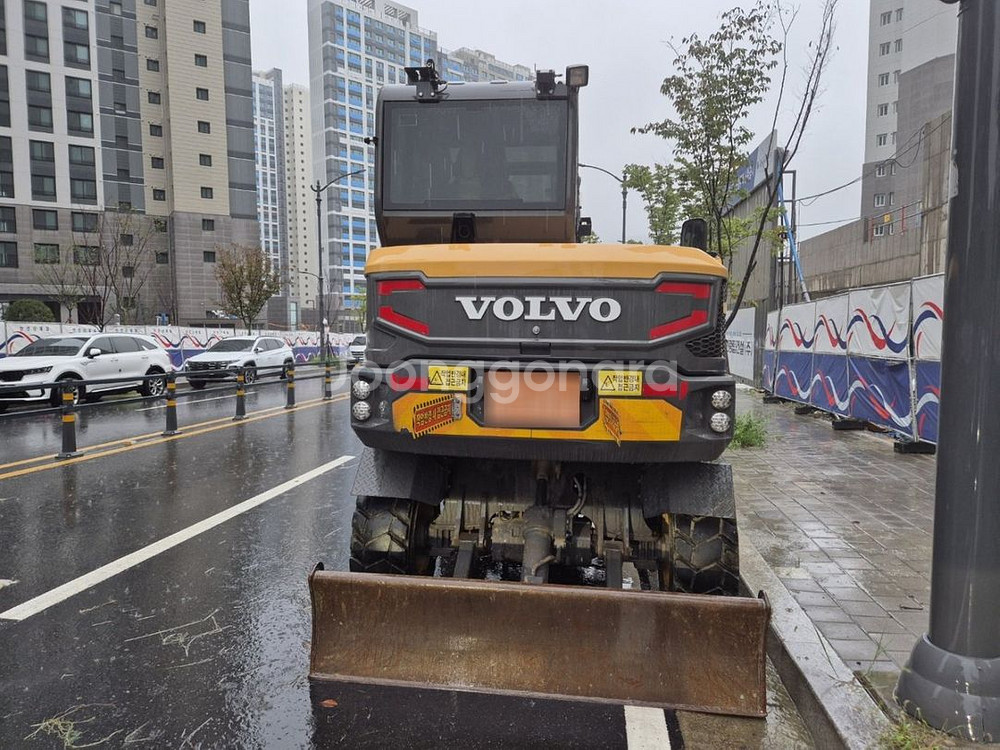 #장비명 :볼보 최상급 굴삭기 판매합니다#모델명 : 볼--4