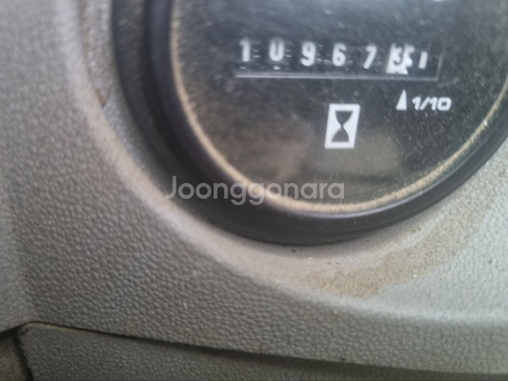 #장비명 :볼보 최상급 굴삭기 판매합니다#모델명 : 볼--7